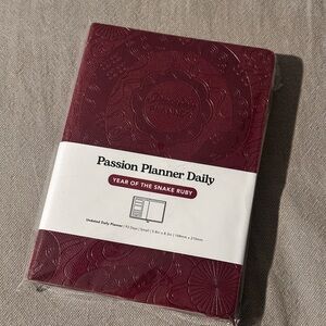 Passion Planner Daily - Ruby Red